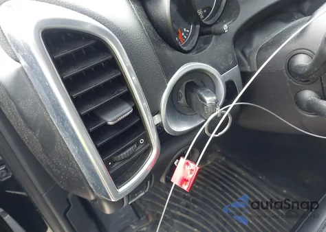 2016 Porsche Cayenne z USA, uszkodzony, nr VIN WP1AA2A25GKA10629